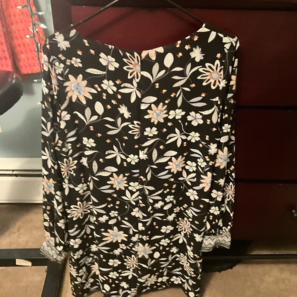 Flowed Dress with beaded detail